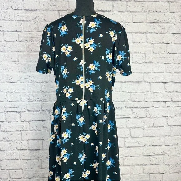 LulaRoe Black Floral Fit and Flare Short Sleeve Dress Size 3XL - Picture 4 of 11